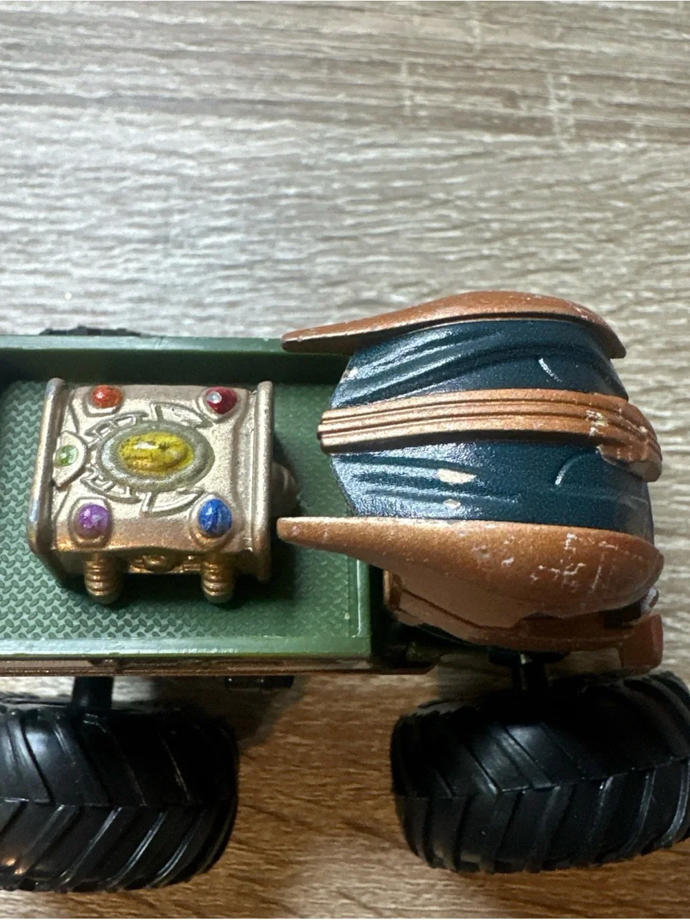 Hot Wheels THANOS 2021 Monster Truck Marvel Infinity Gauntlet 1:64
